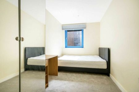 Western Gateway, Royal Docks, E16 - Photo 4