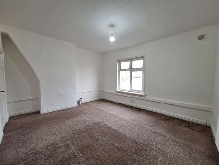 Bolton Road, Kearsley, Bolton, BL4 - Photo 3