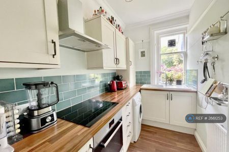 1 bedroom flat to rent - Photo 5