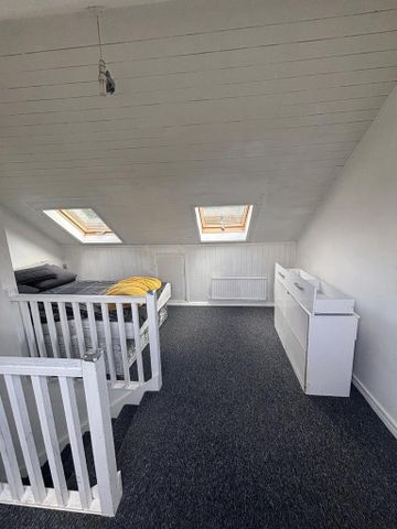 2 bedroom flat to rent - Photo 5