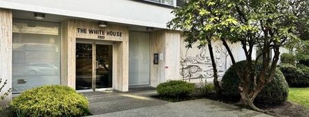 The White House - Photo 4