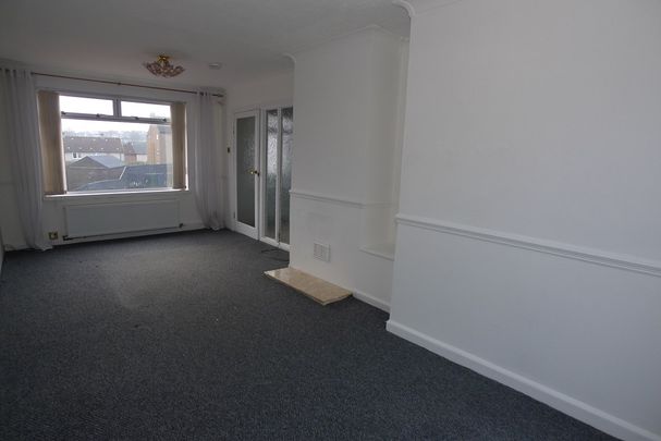 Property to let in Kirkcaldy - Photo 1