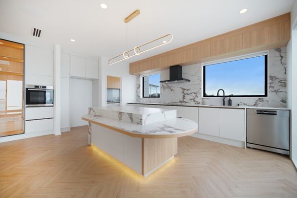 Designer 5 Bedroom Home Hillsborough - Photo 1