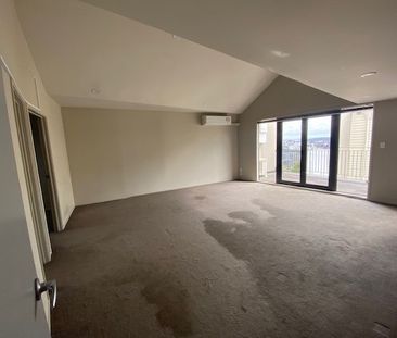 Spacious City fringe Living - Photo 1