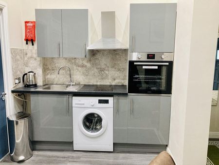 Battersea Park Road - Photo 5