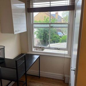 1 bedroom property to rent - Photo 2