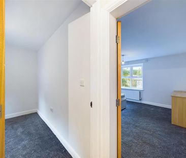 2 bedroom end of terrace house to rent - Photo 3