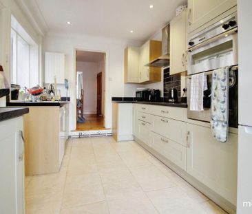 3 bedroom terraced house to rent - Photo 3