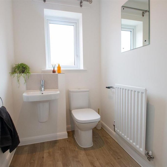 3 bedroom semi-detached house to rent - Photo 1