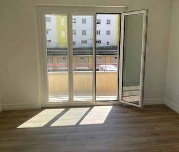 Appartement de 2 pièces complètement rénové avec balcon ! - Photo 4