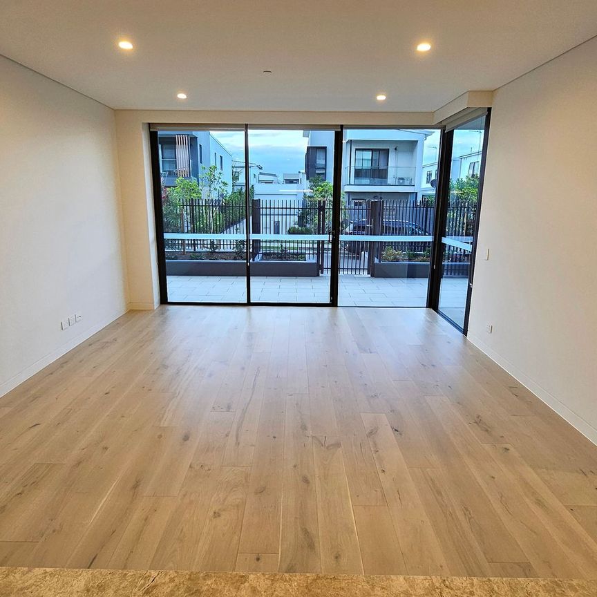 Stunning ground floor unit in the heart of Shell Cove Marina! - Photo 1