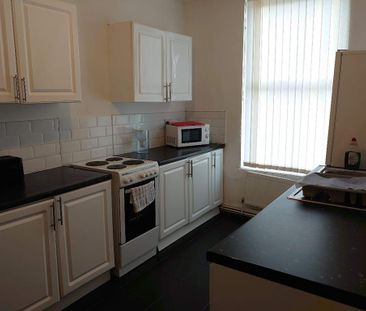 4 bedroom terraced house to rent - Photo 4