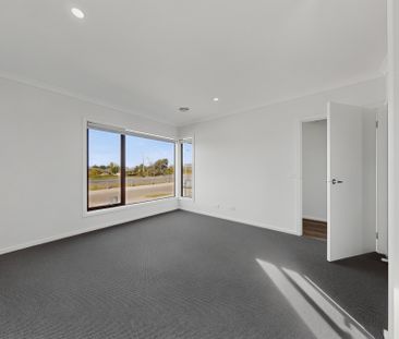 25 Feathertop Drive, Mount Duneed VIC 3217 - House For Rent | Domain - Photo 2