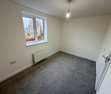3 bedroom terraced house to rent - Photo 4
