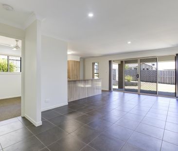 3 Bedroom Family Home With a Study!!!! - Photo 1