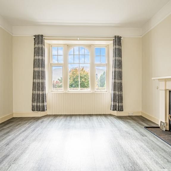 5 bedroom detached house to rent - Photo 1