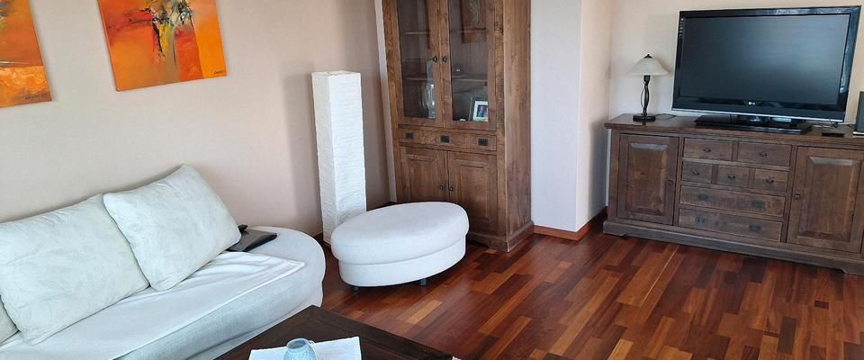 Möblierte 3 Zimmer Wohnung mit 2 Balkone und Dachterrasse - Foto 1