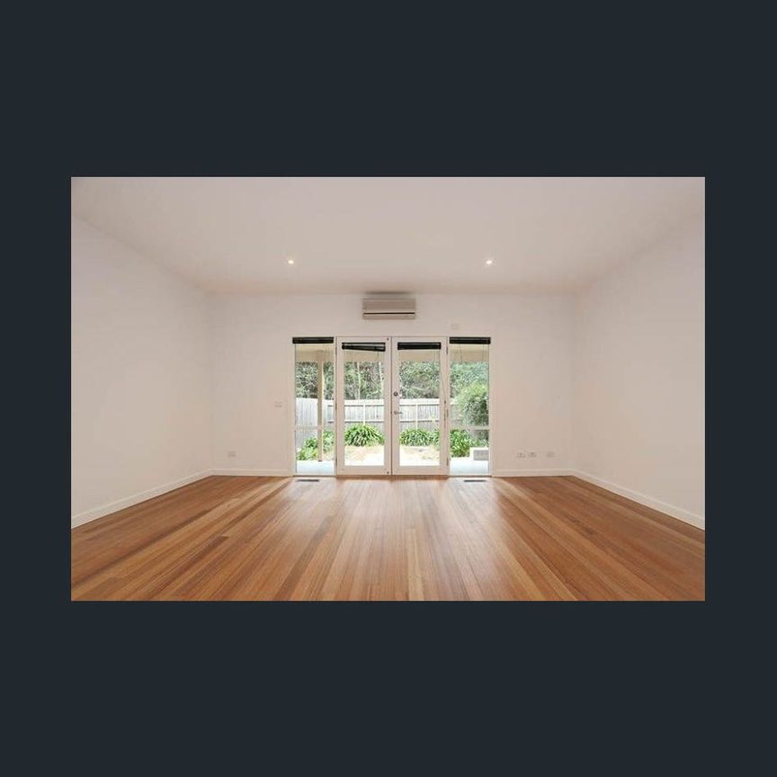 3 bedroom townhouse in the heart of Eaglemont - Photo 1