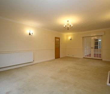 4 bedroom detached house to rent - Photo 3