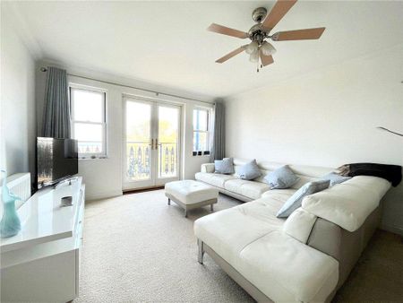 2 bedroom flat to rent - Photo 2