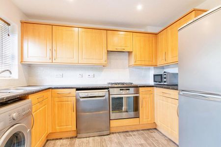 3 bedroom terraced house to rent - Photo 4