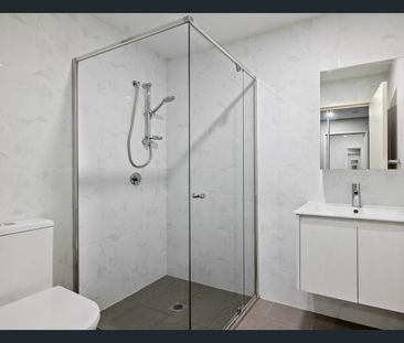 Immaculate Unit in Prime location - Photo 5