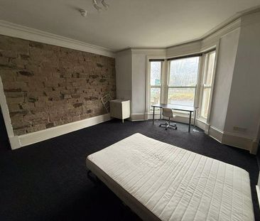 Mixed use to rent - Photo 1