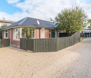 Sunny two bedroom home - Photo 5