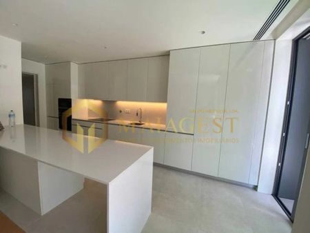 2 room luxury Flat for rent in Vila Nova de Gaia, Distrito do Porto - Photo 4