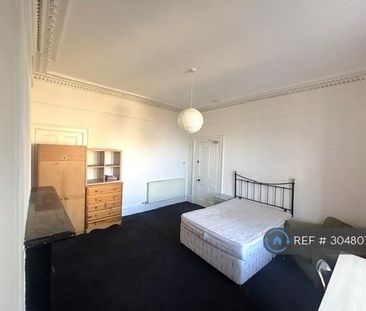 4 bedroom flat to rent - Photo 5