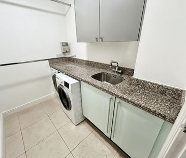 One-Bedroom House share - Photo 4