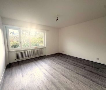 Elegant 5.5-room apartment in Porza - completely renovated with pan... - Photo 5