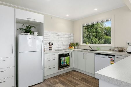 Charming 5BR Roslyn Retreat w/Deck & Garden - Photo 5