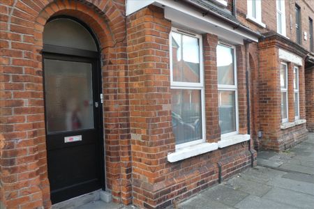 Flat 1, 2 Canterbury Street - Photo 5