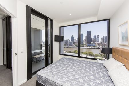 STUNNING CITY VIEWS FURNISHED APARTMENT IN SOUTH BRISBANES BEST LOCATION - Photo 2