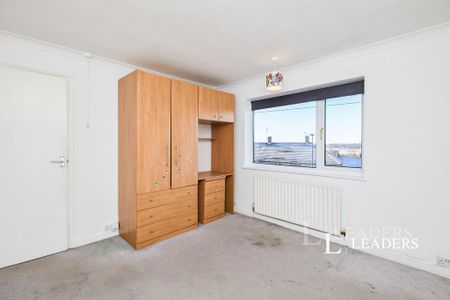3 bedroom semi-detached house to rent - Photo 4