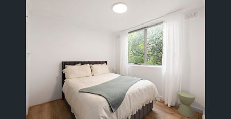 Charming Fully Furnished 1-Bedroom Apartment in Toorak - Photo 3