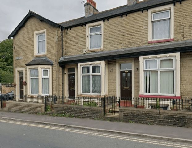 135 Colne Road, Brierfield, , UK - Photo 1
