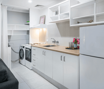 5/13 Walton Street, Southport, Qld 4215 - Photo 1 | Rentumo