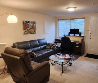 1 bed + 1 bath for rent - Photo 2