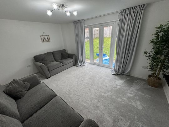 Common Alder Way, Manchester - Photo 1