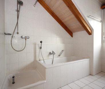 …die 4-Zimmer Dachgeschosswohnung mit Flair, TG-St.-Platz, EBK und ... - Photo 6