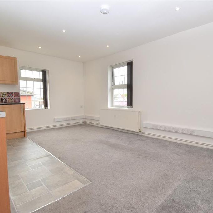 2 bedroom maisonette to rent - Photo 1