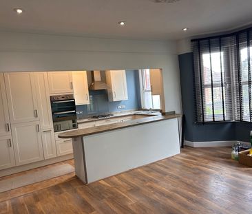 2 Bed Maisonette, Red Post Hill, SE24 - Photo 3