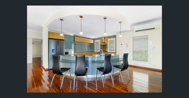 Huge Waterfront Family Home - Broadbeach Waters - Photo 1