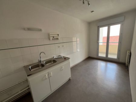 Location - Appartement T3 - 69 m² - Mandeure - Photo 4