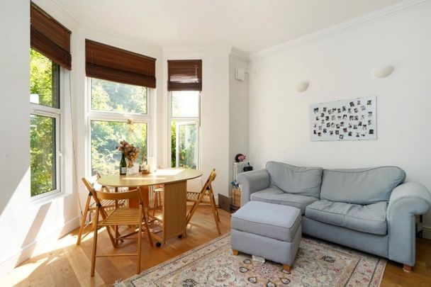 3 bedroom flat to rent - Photo 1