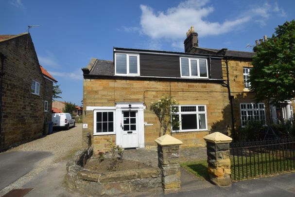 3 bed terraced house to rent in High Street, Burniston, YO13 - Photo 1