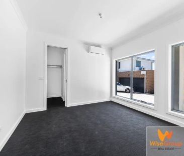 “LUXURY HOME!” - Photo 1