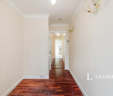 4 bedroom house to rent Simms Close, Carshalton, SM5 - Photo 3